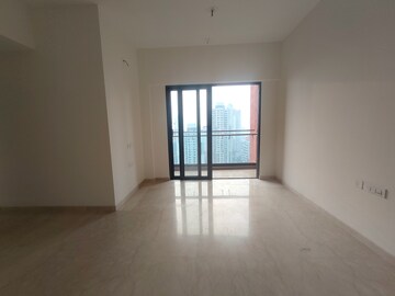 2 BHK Apartment For Rent in Lodha Vista, Lower Parel