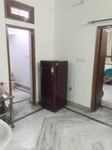 Room in 1.5 BHK Builder Floor at Gomti Nagar – for Rent