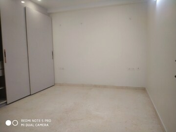 Room in 3.5 BHK Builder Floor at Unitech Deerwood Chase, Nirvana Country – for Sale