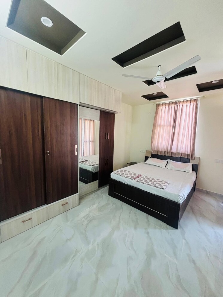 Cover Image, saket 3 Bedroom 1500 Sq.Ft. Apartment In Saket Delhi 9730335