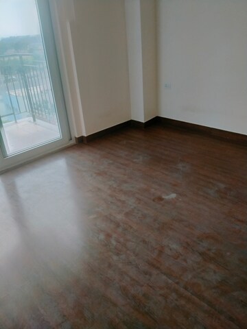 Room in 2 BHK Apartment at Dhoot Time Residency, Sector 63 – for Rent