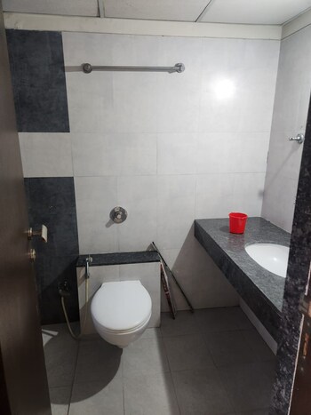 2 BHK Flat for Sale in Bavdhan, Pune