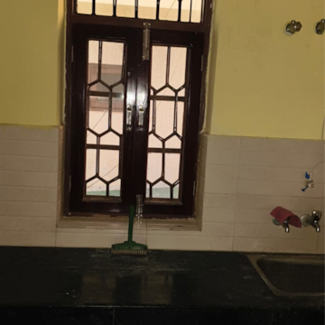 Room in  Pg at Gomti Nagar – for Rent
