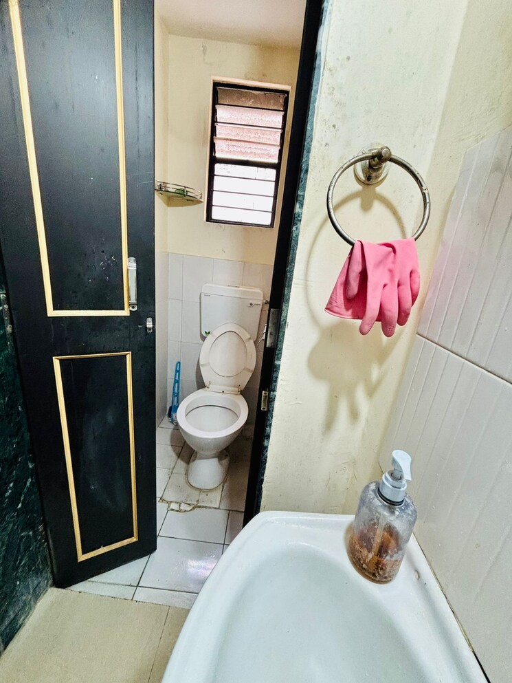 Bathroom, wadgaon sheri 1 Bedroom 589 Sq.Ft. Apartment In Wadgaon Sheri Pune 9730488