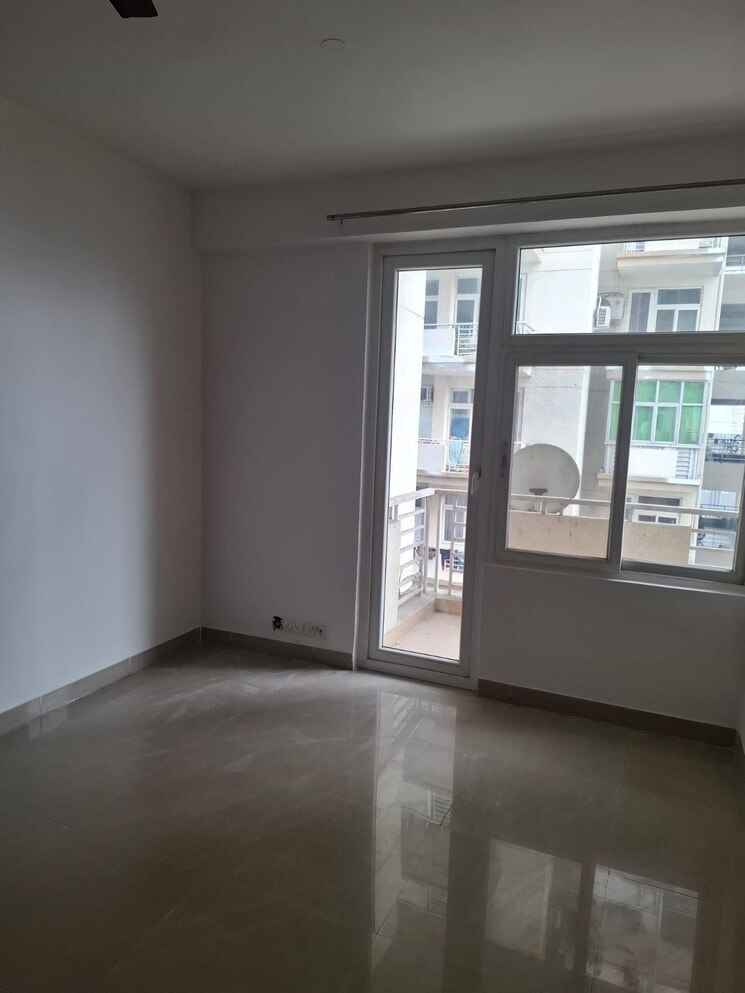 Room, tulip-petals 3 Bedroom 1550 Sq.Ft. Apartment In Sector 89 Gurgaon 9730491