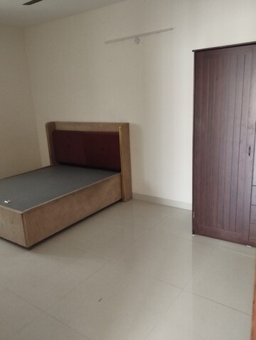 Room in 2 BHK Apartment at My Home Sayuk, Tellapur – for Rent