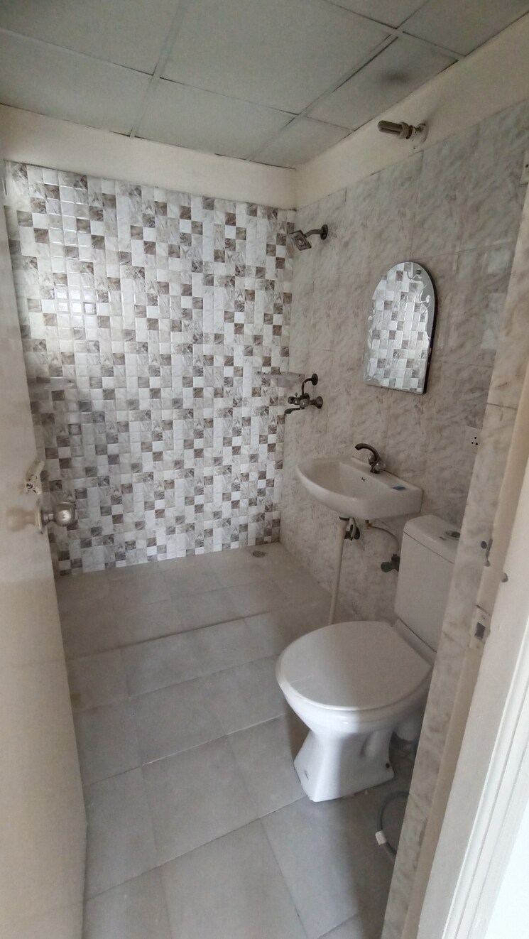 Bathroom, antriksh-golf-view 2 Bedroom 1245 Sq.Ft. Apartment In Sector 78 Noida 9730555