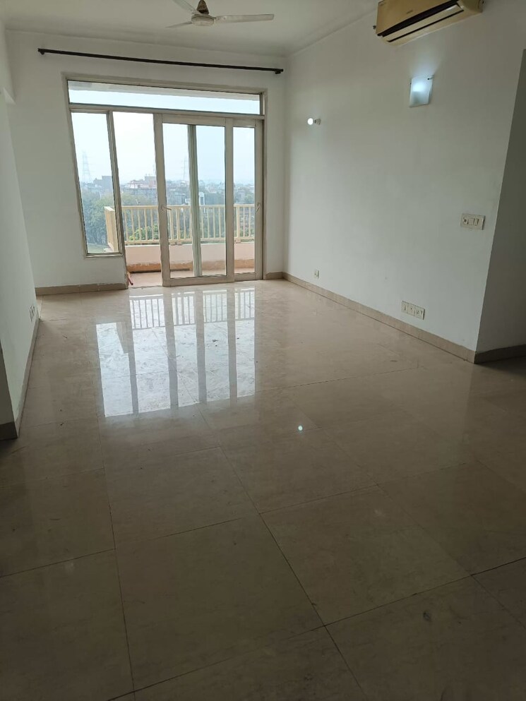 Room, mahagun-mezzaria 3 Bedroom 2500 Sq.Ft. Apartment In Sector 78 Noida 9730583