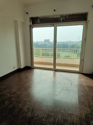 Room in 3 BHK Apartment at Mahagun Mezzaria, Sector 78 – for Rent