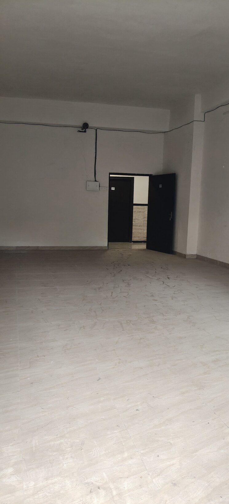 Room, laxmi-business-park Commercial Office Space 760 Sq.Ft. In Oshiwara Mumbai 9730591
