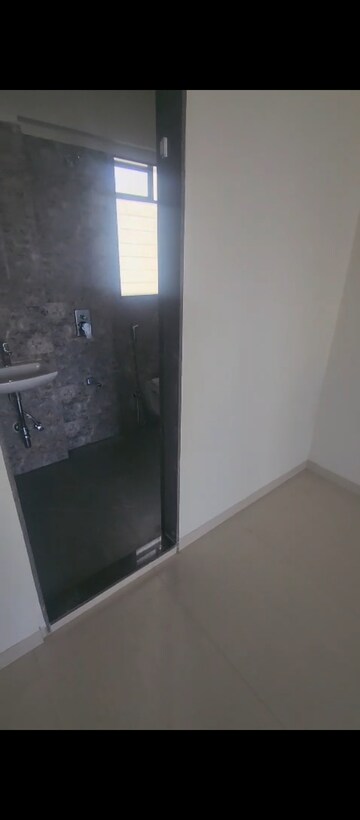 Room in 1.5 BHK Apartment at Agripada – for Rent