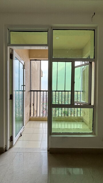 Room in 3 BHK Apartment at RG Luxury Homes, Sector 16b Greater Noida – for Sale