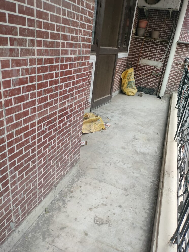 Balcony, paryavaran complex 3 Bedroom 1025 Sq.Ft. Builder Floor In Paryavaran Complex Delhi 9730627