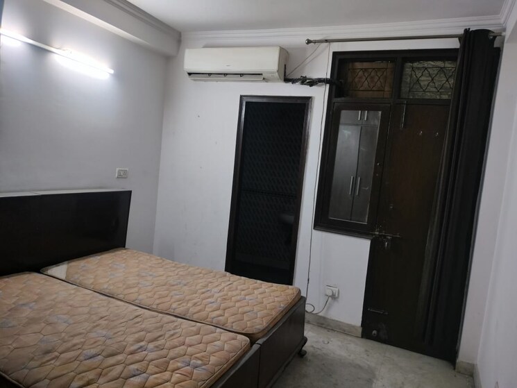 Bedroom, paryavaran complex 3 Bedroom 1025 Sq.Ft. Builder Floor In Paryavaran Complex Delhi 9730627