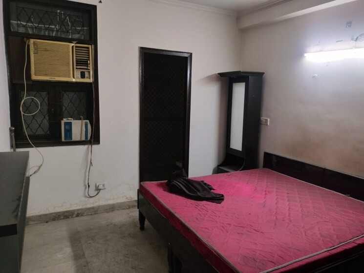 Bedroom, paryavaran complex 3 Bedroom 1025 Sq.Ft. Builder Floor In Paryavaran Complex Delhi 9730627