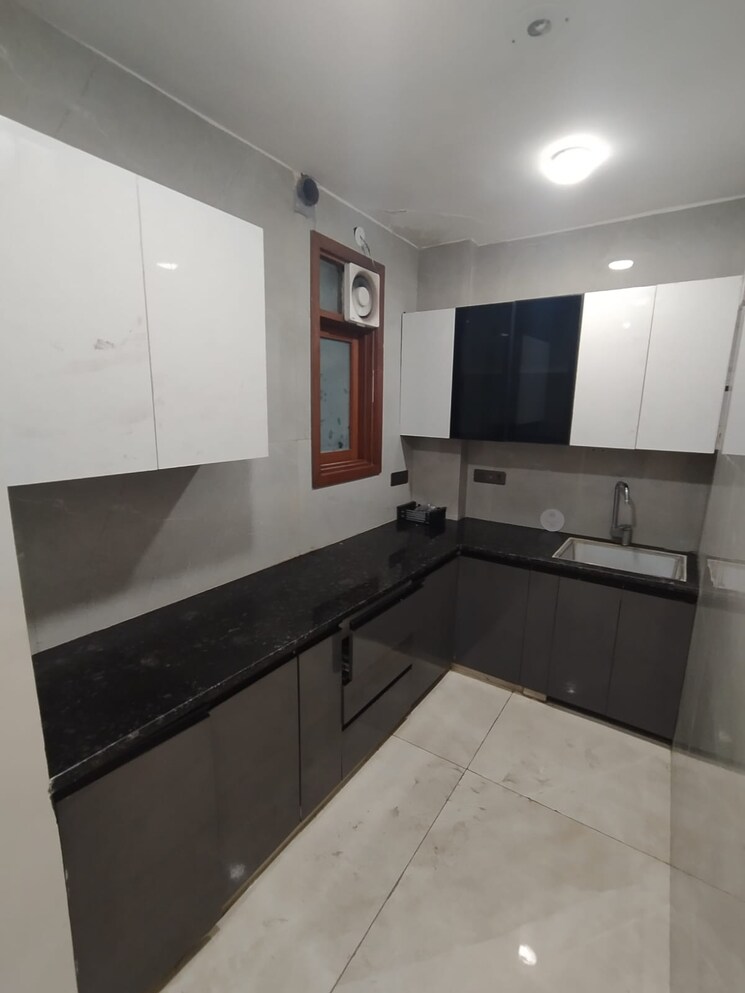 Kitchen, bhogal 3 Bedroom 900 Sq.Ft. Independent House In Bhogal Delhi 9730633