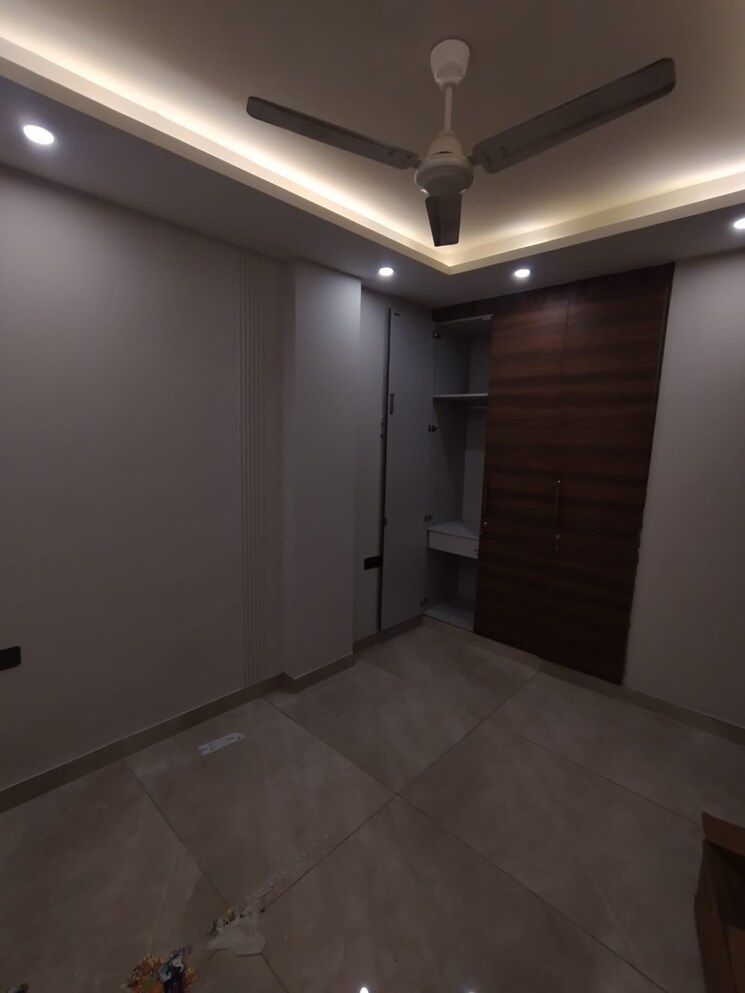 Room, bhogal 3 Bedroom 900 Sq.Ft. Independent House In Bhogal Delhi 9730633