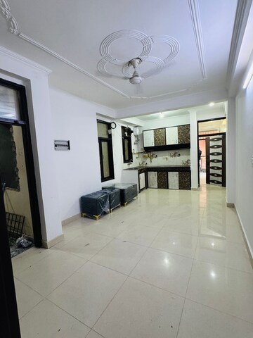 Parking in 2 BHK Builder Floor at Saket – for Rent