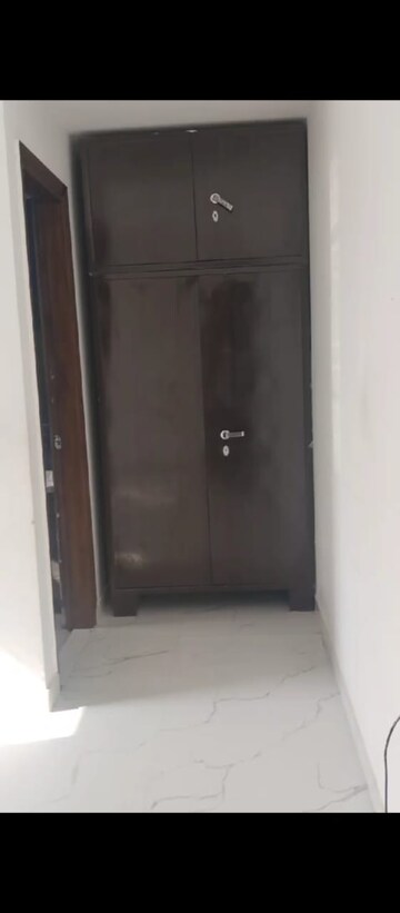 Room in 4 BHK Builder Floor at TDI The Retreat, Sector 89 – for Rent