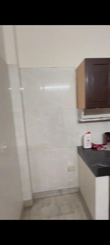 Furnished Amenities in 3.5 BHK Villa at Sector 14 – for Rent