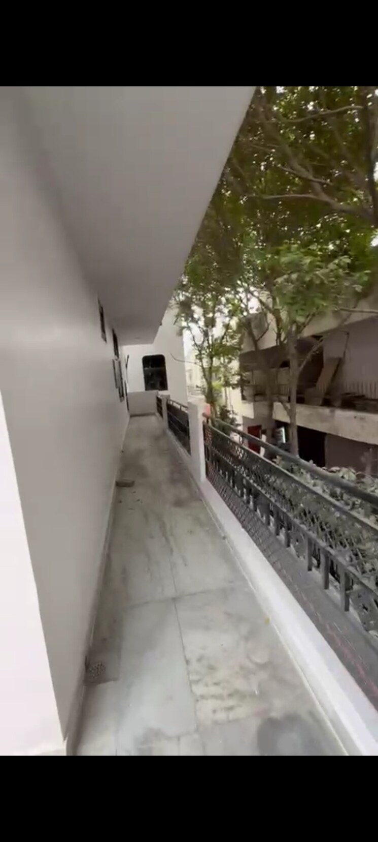 Balcony, sector 14 3.5 Bedroom 3000 Sq.Ft. Villa In Sector 14 Noida 9730650