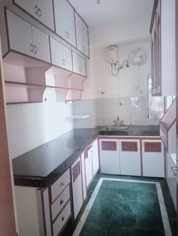 Kitchen in 2 BHK Apartment at DLF Regency Park I, Dlf Phase iv – for Rent