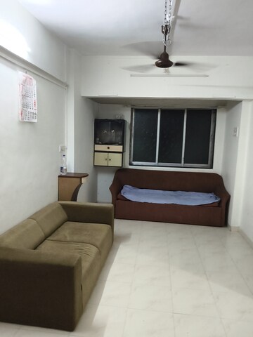 1 BHK Apartment For Rent in Vile Parle West