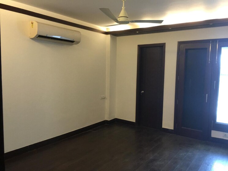 Room, greater kailash i 3.5 Bedroom 208 Sq.Yd. Builder Floor In Greater Kailash I Delhi 9730713