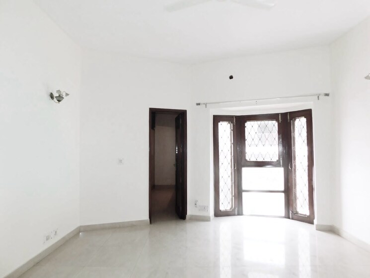 Room, saket 4 Bedroom 2000 Sq.Ft. Independent House In Saket Delhi 9730742