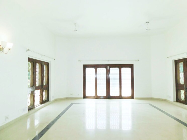 Room, saket 4 Bedroom 2000 Sq.Ft. Independent House In Saket Delhi 9730742
