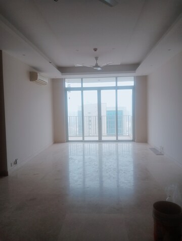 Room in 3.5 BHK Apartment at Central Park II-Bellevue, Sector 48 – for Rent