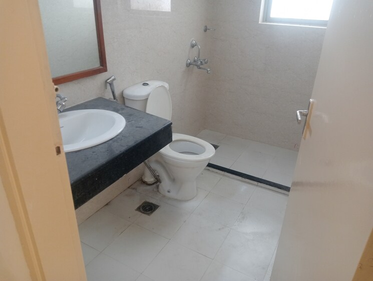 Bathroom, bestech-park-view-city-1 3.5 Bedroom 1776 Sq.Ft. Apartment In Sector 48 Gurgaon 9730783