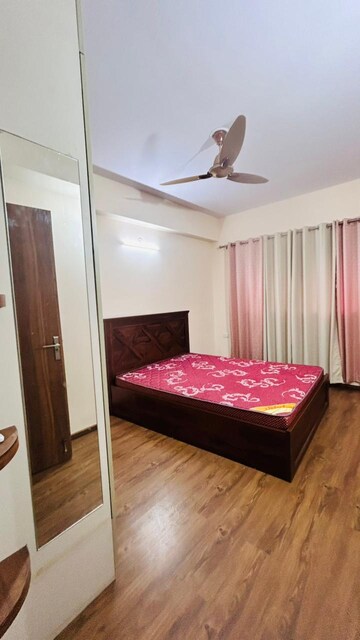 Bedroom in 3 BHK Apartment at Experion Capital, Gomti Nagar – for Rent