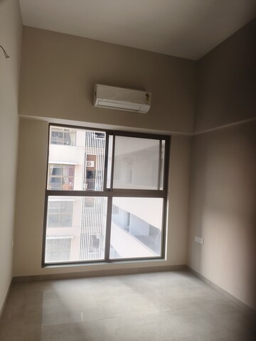 Room in 1 BHK Apartment at Sanghvi Estates, Kalyan West – for Rent