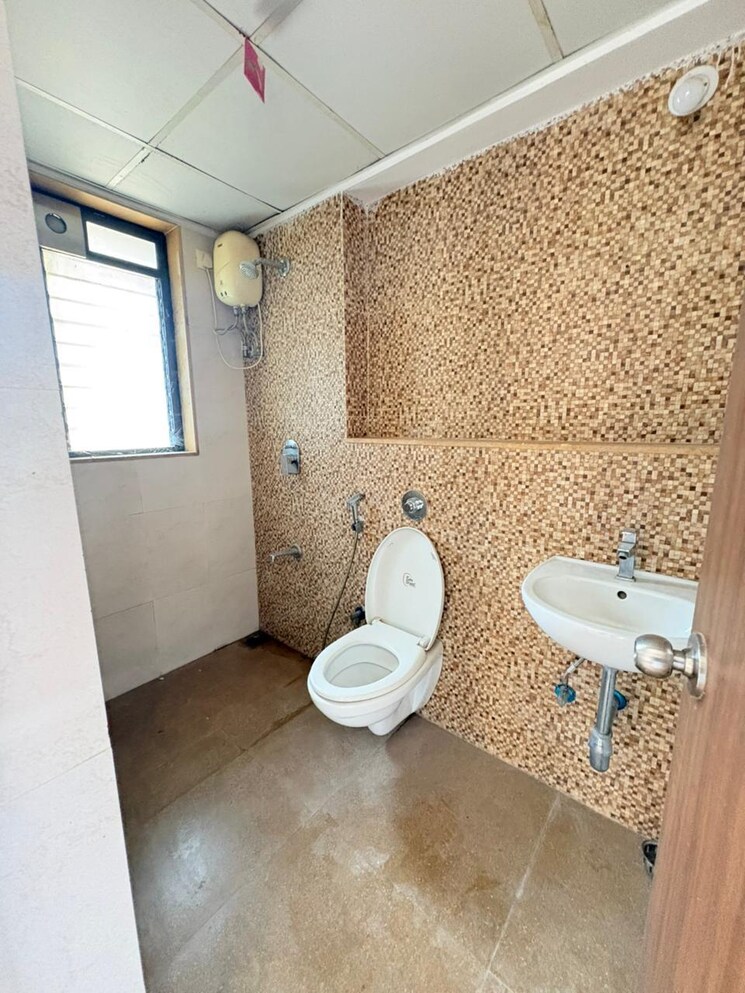 Bathroom, lodha-palava-city-lakeshore-greens 2 Bedroom 734 Sq.Ft. Apartment In Dombivli East Thane 9730799