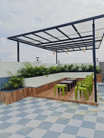 Room in  Pg at Vineet Khand – for Rent