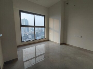 Room in 2 BHK Apartment at Sheth Irene, Malad West – for Rent