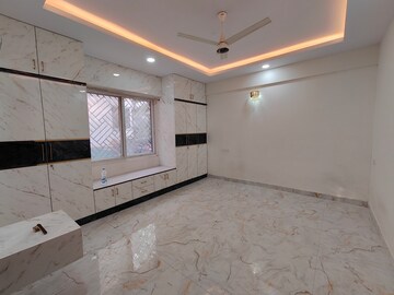 Room in 3 BHK Apartment at Cooke Town – for Rent