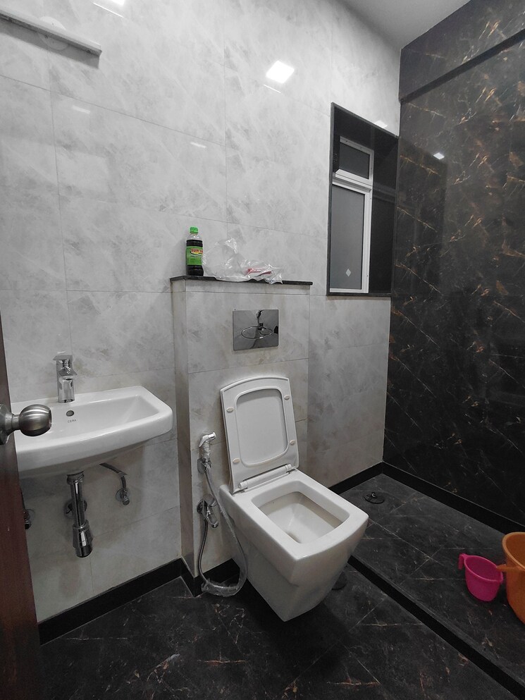 Bathroom, triumph-swastik 2 Bedroom 621 Sq.Ft. Apartment In Malad West Mumbai 9730877