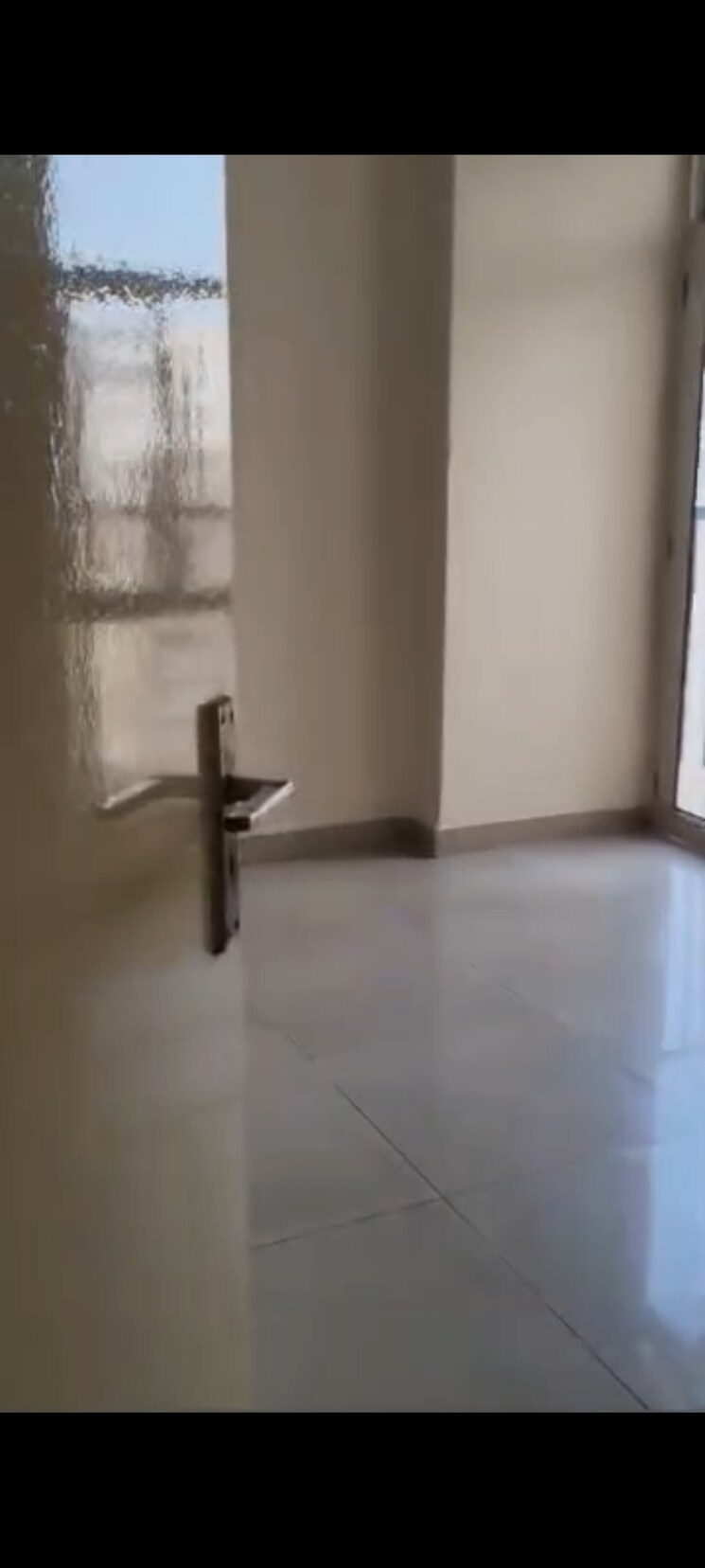 Room, gaur-city-5th-avenue 2 Bedroom 910 Sq.Ft. Apartment In Sector 4 Greater Noida Greater Noida 9730911