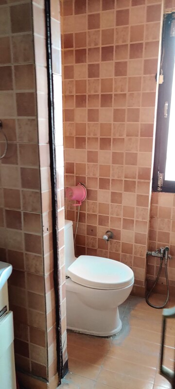 Bathroom in 2 BHK Apartment at Vikas Puri – for Rent