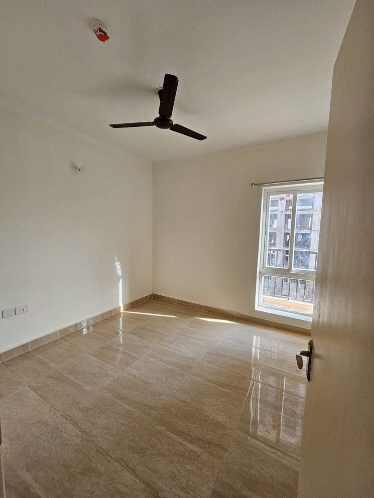 Room, gaur-city-2-14th-avenue 3 Bedroom 1175 Sq.Ft. Apartment In Sector 16c Greater Noida Greater Noida 9730922