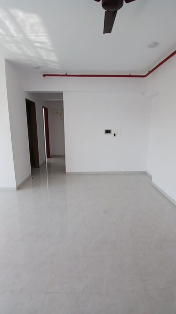 Room in 3 BHK Apartment at Shree Niketan, Kandivali West – for Sale