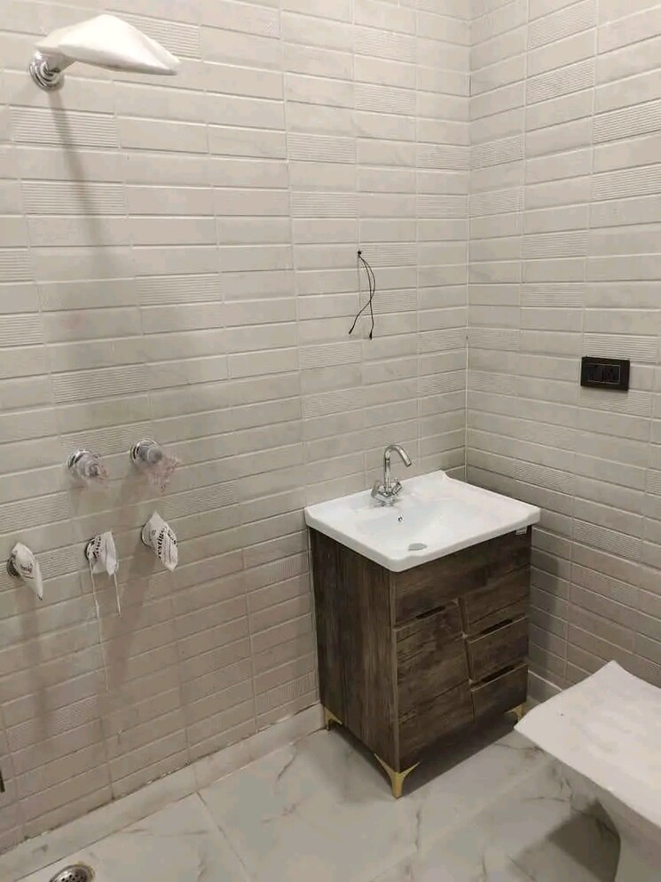 Bathroom, agarwal-krish-garden 2 Bedroom 810 Sq.Ft. Apartment In Nalasopara West Palghar 9730966