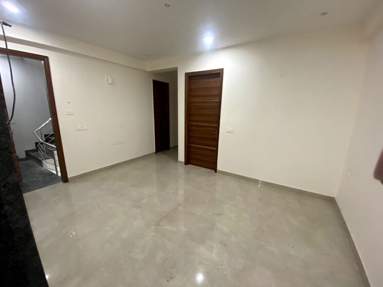 Room, unitech-south-city-ii 3 Bedroom 2100 Sq.Ft. Builder Floor In Sector 50 Gurgaon 9730979