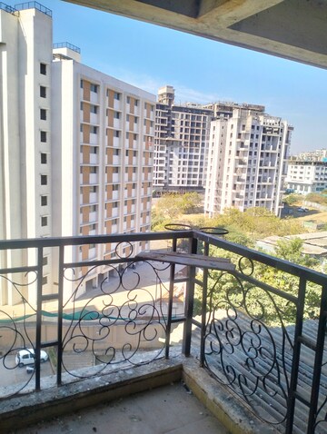 3.5 BHK Apartment – Exterior View View at Raheja Vistas Phase 1, Mohammadwadi - for Rent