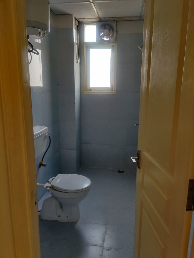 Bathroom, dhanuka-sunshine-symphony 3 Bedroom 1430 Sq.Ft. Apartment In Ajmer Road Jaipur 9731041