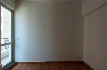 Room in 3 BHK Apartment at Jaypee Greens Kosmos, Sector 134 – for Rent