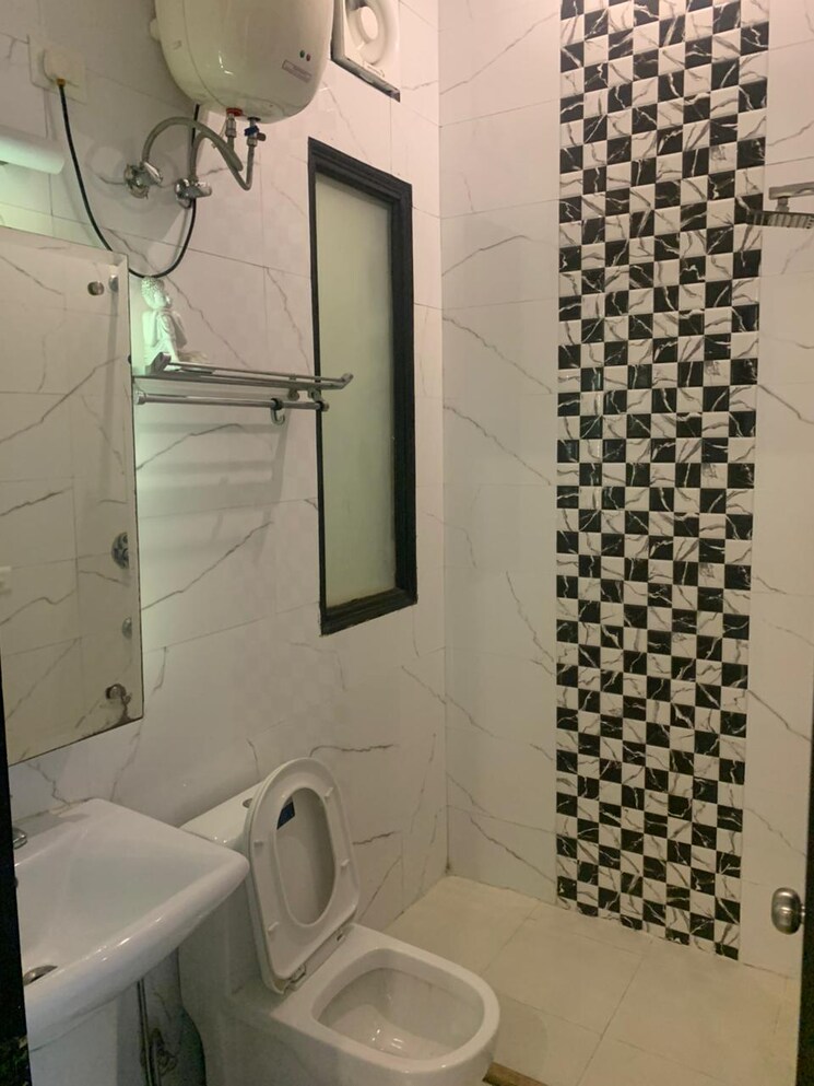 Attached Bathroom, sector 55 3 Bedroom 180 Sq.Yd. Builder Floor In Sector 55 Gurgaon 9731060