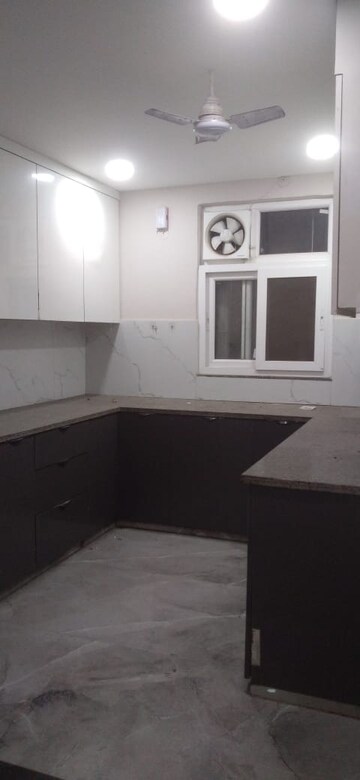 Kitchen in 2 BHK Builder Floor at Munjal Tower, Sector 12 – for Rent